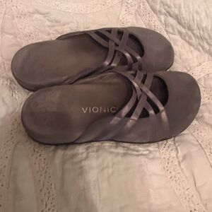 Vionic Rest Claire Shoes Womens 8 Gray Suede Slip On Crisscross Straps Slides